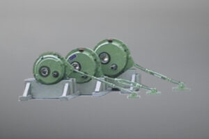 Zur Auswahl stehen Ihnen 3 Kegelradgetriebe-Baureihen mit unterschiedlichen Konfigurationen und Übersetzungsverhältnissen, mit hoher Leistung bei geringem Platzbedarf. Ergänzend zum Standardprogramm bieten wir eine Vielzahl individueller Getriebelösungen.