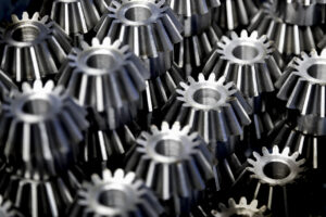 Kegelräder und Kegelradsätze sind mit verschiedensten Einbaumaßen und Übersetzungsverhältnissen lieferbar. Erhältlich sind gerad-, schräg- und bogenverzahnte Ausführungen, gefertigt in diversen Werkstoffen, auch wärmebehandelt und einbaufertig bearbeitet.