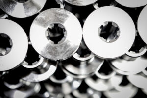 Lieferbar sind Keilwellen und Muffen in unterschiedlichen Abmessungen und Ausführungen, Materialien sowie Wellen und Naben mit Innen- und Außenprofilen, Mehrkeilprofilen, Kerbverzahnungen und Einzelnuten.