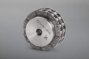 Standard-Kettenkupplungen bestehen aus 2 Standard Kettenrädern mit einseitiger Nabe, die mit einer Zweifachrollenkette nach DIN 8187 miteinander gekuppelt werden. Sie gewährleisten eine elastische Übertragung des Drehmoments.