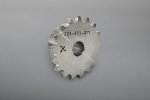 Zum Sortiment zählen Kettenräder in Simplex-, Duplex- sowie Triplex-Ausführung sowie Kettenradscheiben. Ergänzt wird das Lieferprogramm durch weitere Kettenrad-Ausführungen und Kettentypen, Anbauteile und Zubehör.