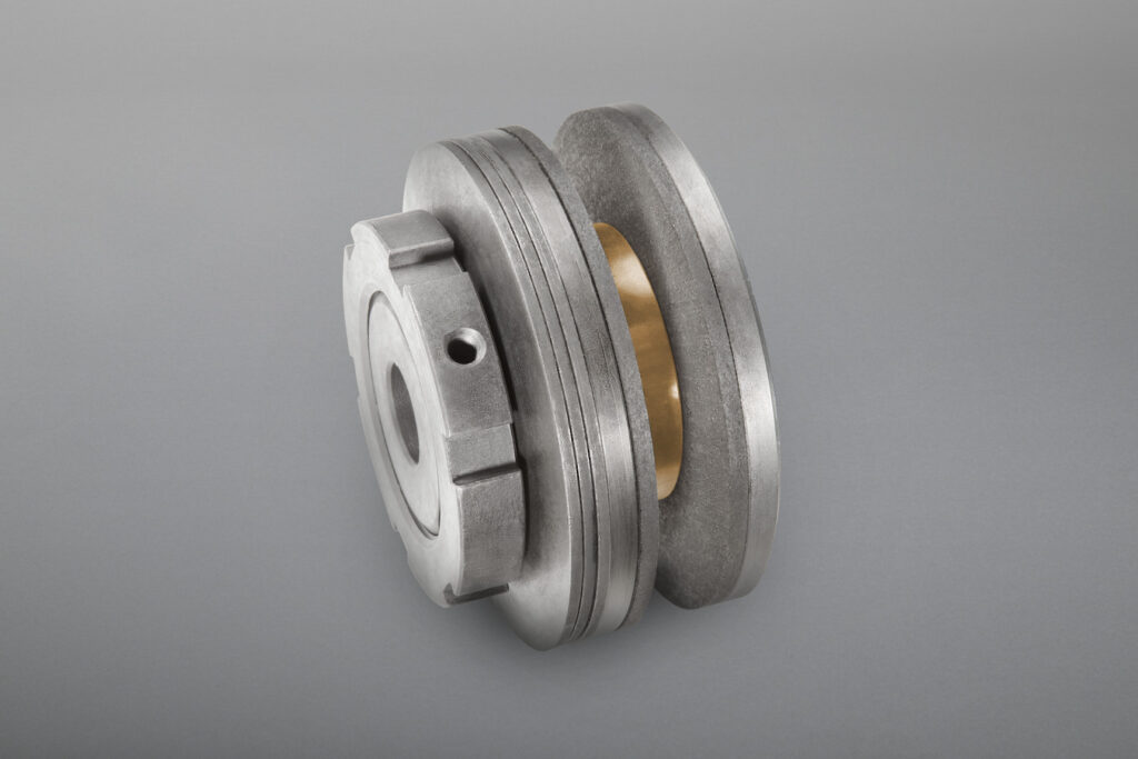 Unsere Rutschnaben schützen Maschinen, deren Antriebe aus Kettenrädern, Zahnrädern oder Riemenscheiben bestehen, vor Überlastschäden. Die Rutschnaben sind robust, leicht einstellbar und einfach zu montieren.