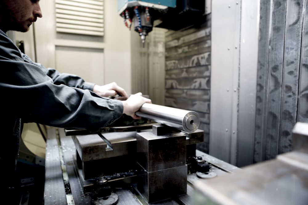 Beratung & Service Mit unserem Know How wissen wir ganz genau, welche Werkzeuge Sie für den reibungslosen Zerspanprozess benötigen. Unser Team berät Sie gerne u.a. zur passenden Geometrie und Beschichtung.